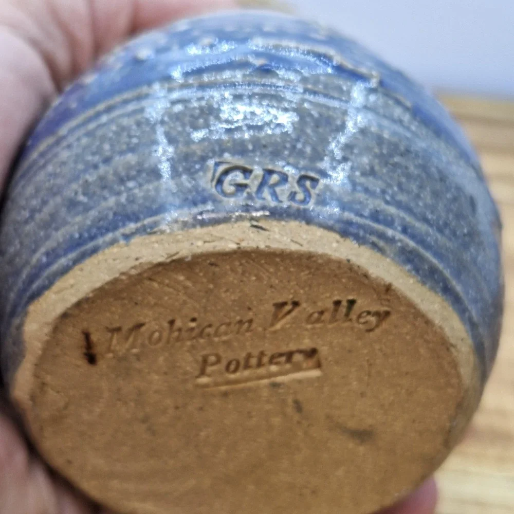 Vtg Signed bud Vase Blue Tan Textured Glazed Studio‎ Mohican Valley Pottery 3X4